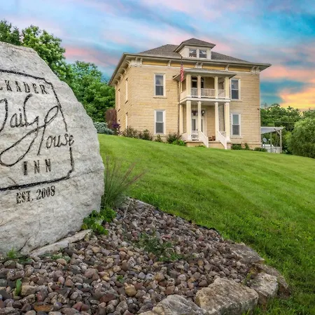 Elkader Jailhouse Inn